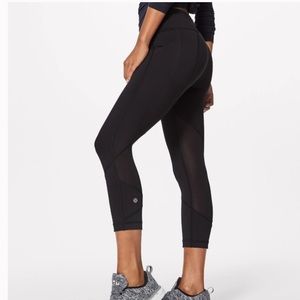 Lululemon woman’s black Pace Rival crop 22” Capri leggings